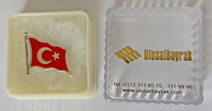TBR15 Gümüş Dalgalanan Türk Bayrağı Rozeti