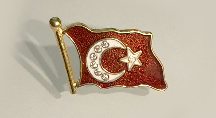 TBR19 Dalgalı Türk Bayrağı Rozeti - Cumhurbaşkanı Rozeti- Vip Rozet