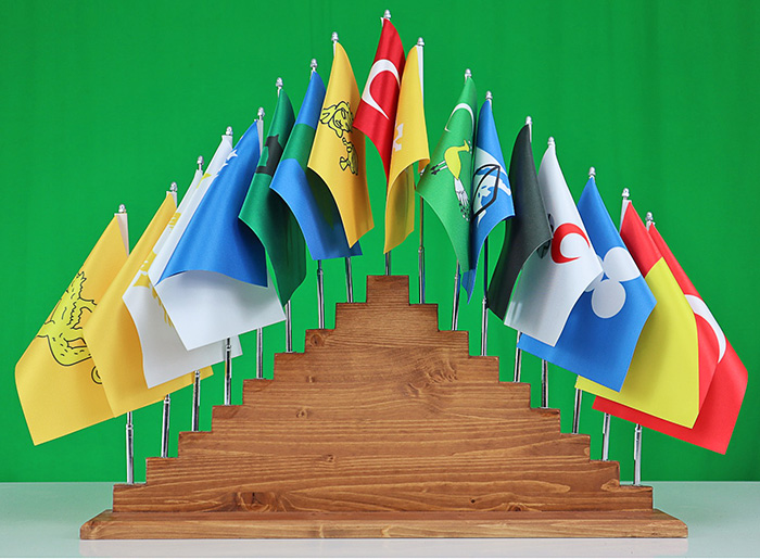 17 Li Eski Türk Devletleri Ahşap Kaideli Masa Bayrak Direği