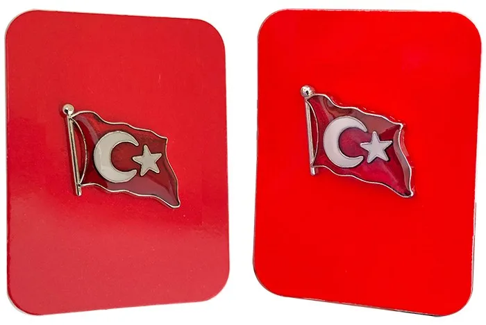 TBR29 Dalgalanan Türk Bayrağı Rozeti - VİP