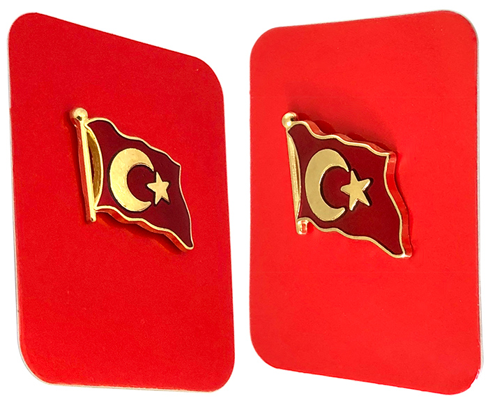 TBR31 Dalgalanan Türk Bayrağı Rozeti - VİP Altın