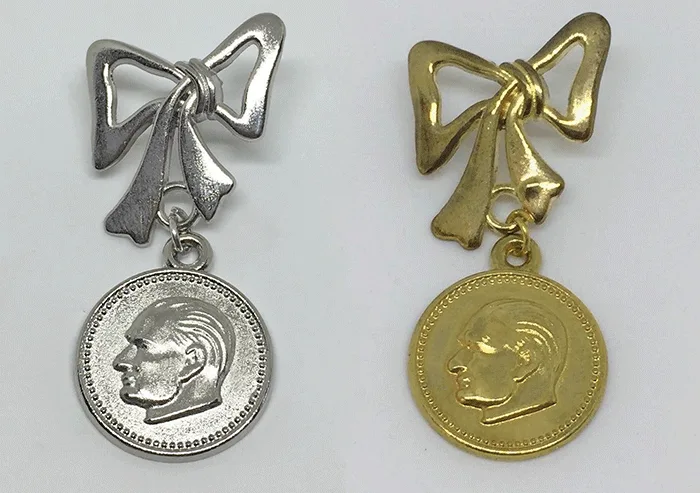AR20 Döküm Fiyonklu Atatürk Yaka Rozeti - Broş