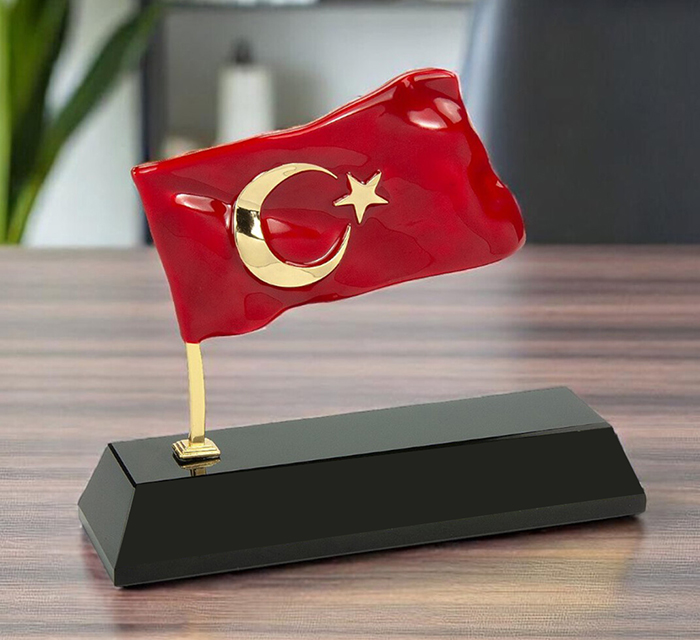 MVIP02 Dalgalanan Bayraklı Masa İsimliği