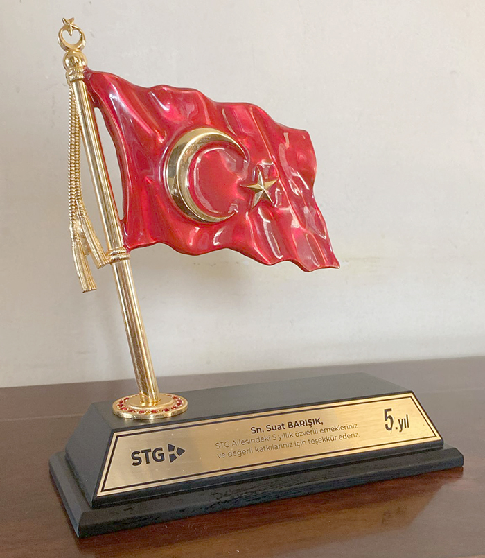 MVIP01 Vip Dalgalanan Türk Bayraklı Masa İsimliği