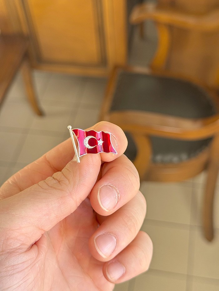 TBR52 Gümüş Dalgalanan Türk Bayrağı Yaka Rozeti