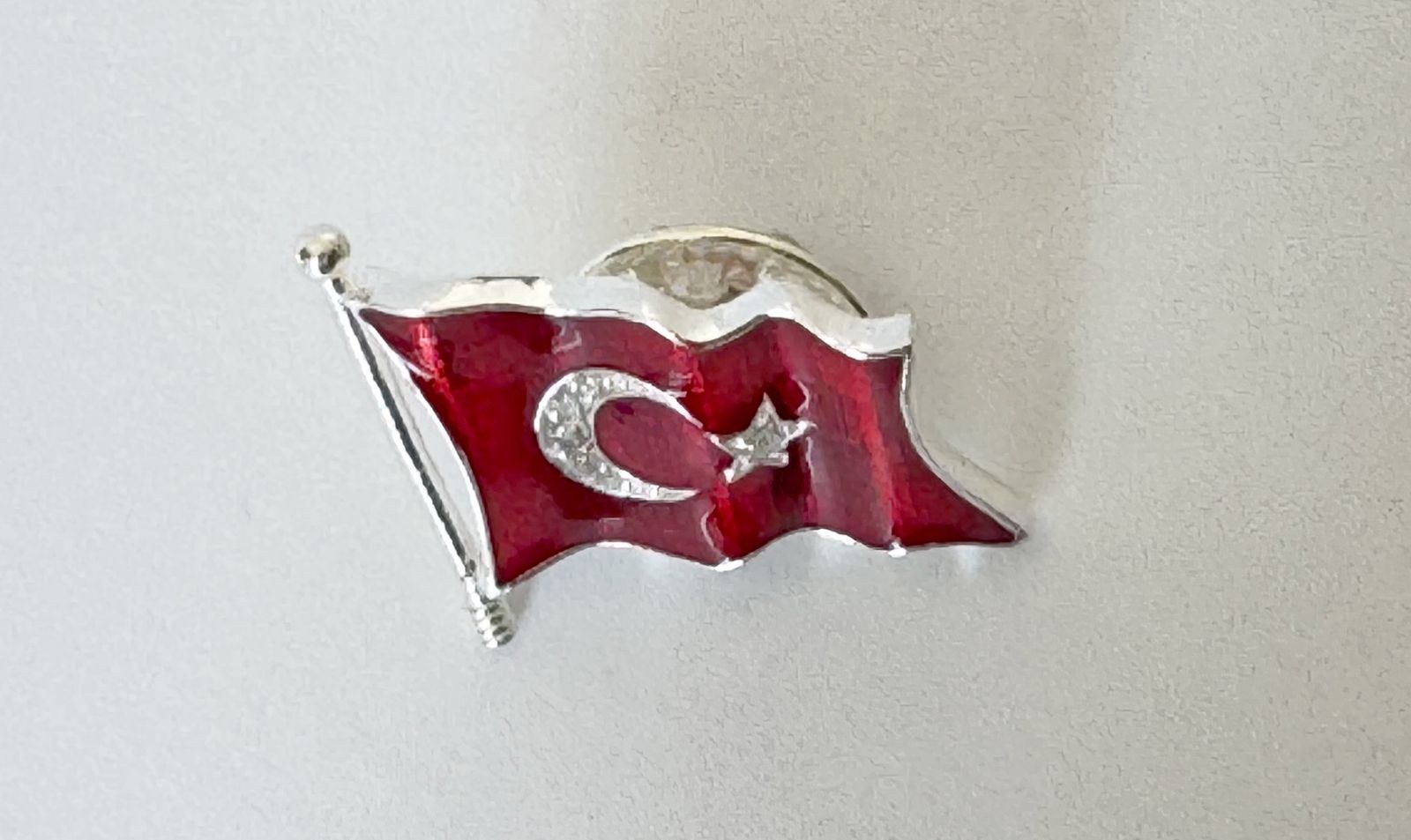 TBR52 Gümüş Dalgalanan Türk Bayrağı Yaka Rozeti
