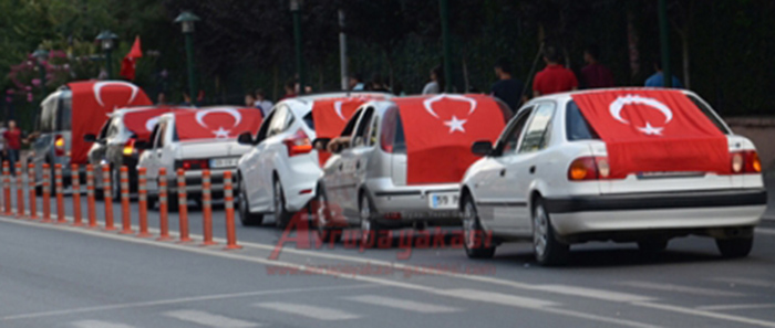 Araçlarda Kullanılan Türk Bayrağı - Araç Konvoyu Bayrağı