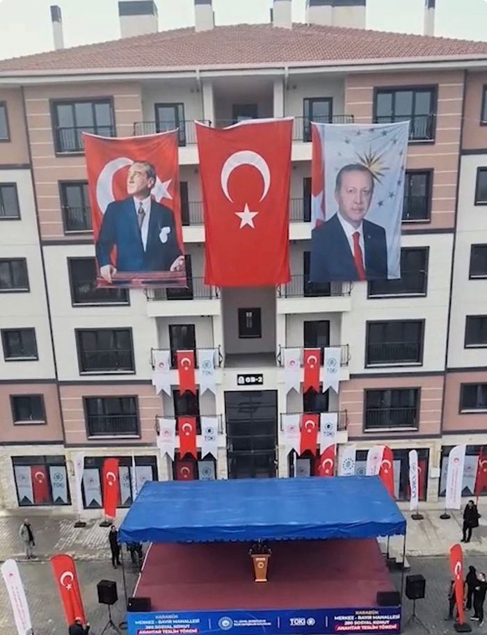 Toki Bayrağı - TOKİ Yeni Logolu