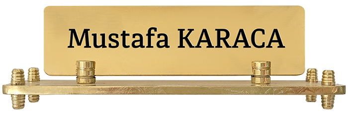 PM5 Klasik Pirinç Özel Lama Masa İsimliği