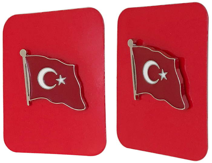 TBR2 Dalgalanan Türk Bayrağı Rozeti