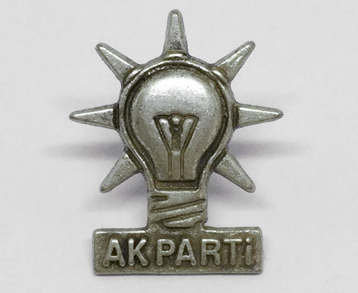 AKP Ak Parti Döküm Yaka Rozeti - ÜRÜN KODU:AKP01